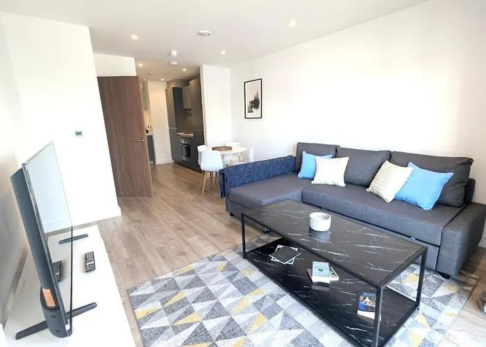 Modern Large Flat 1Min To Stockwell Station With Skyscraper View