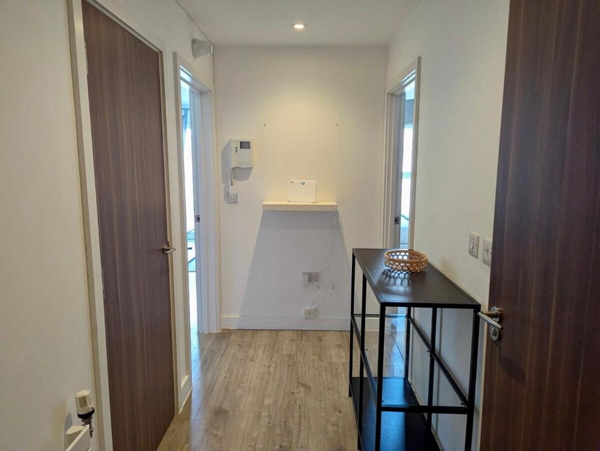 Modern Large Flat 1min To Stockwell Station With Skyscraper View Appartamento Londra