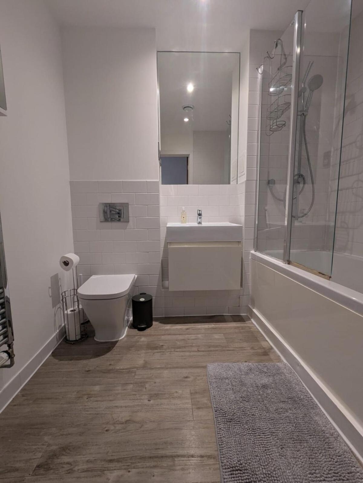 Modern Large Flat 1min To Stockwell Station With Skyscraper View Appartamento