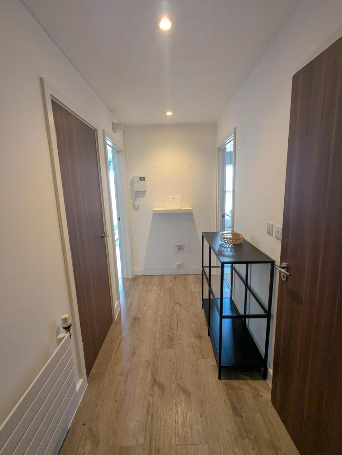 Modern Large Flat 1min To Stockwell Station With Skyscraper View Appartamento Londra