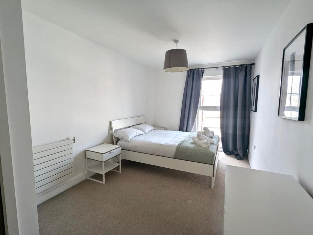 Modern Large Flat 1min To Stockwell Station With Skyscraper View Appartamento